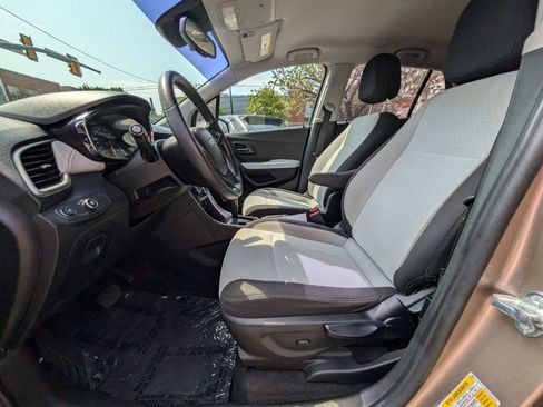 Used 2018 Chevrolet Trax LS FWD image 15