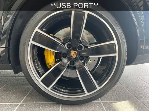 Used 2020 Porsche Cayenne Turbo image 8