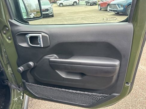 Used 2021 Jeep Wrangler Unlimited Sport AWD/4WD image 38