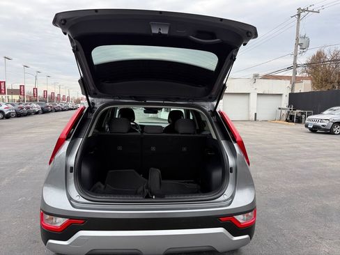 Used 2024 Kia Niro LX image 25