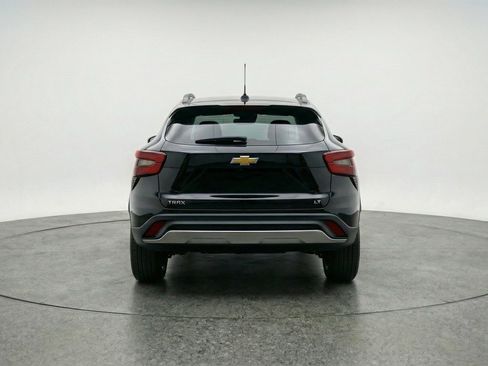Used 2025 Chevrolet Trax LT image 7