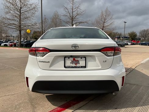 Used 2025 Toyota Corolla LE image 7