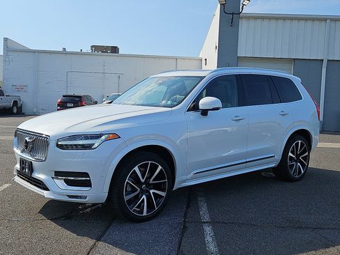 Certified 2023 Volvo XC90 B6 Plus w/ Protection Package AWD/4WD image 3