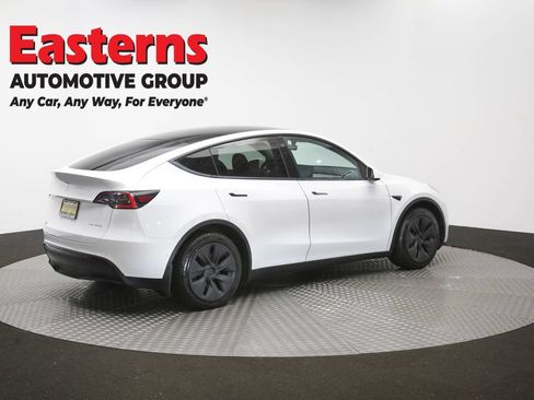 Used 2021 Tesla Model Y Long Range AWD/4WD image 37