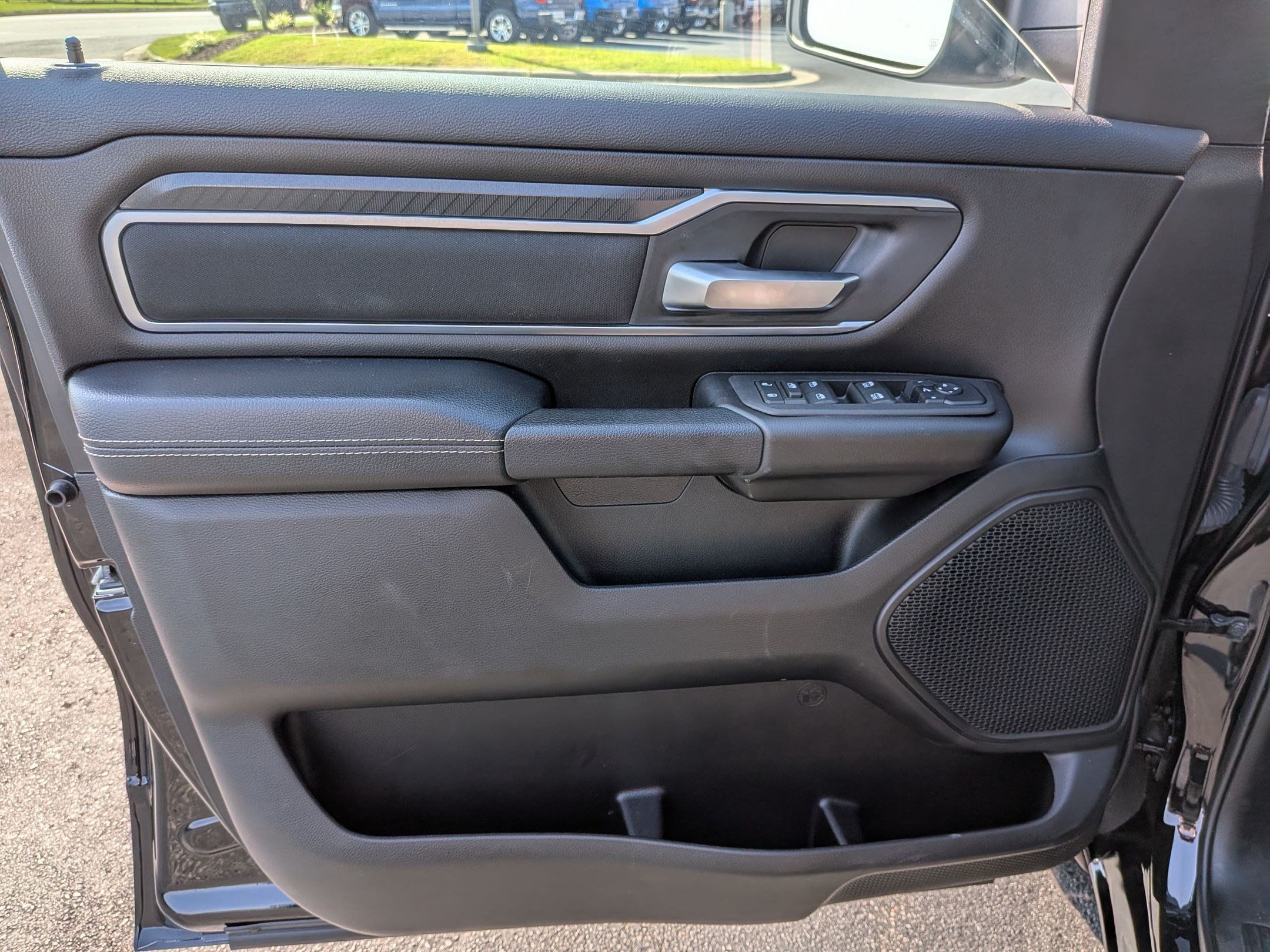 Used 2025 RAM 1500 Big Horn AWD/4WD image 10