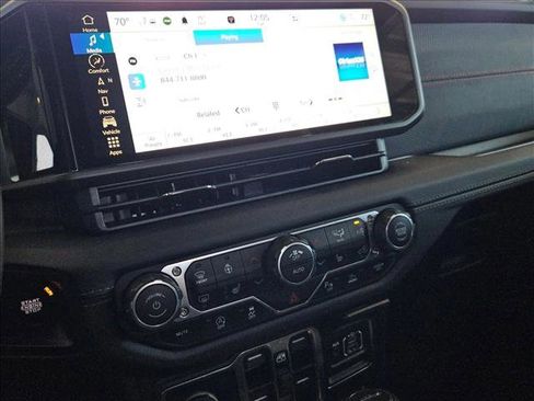 Used 2024 Jeep Gladiator Rubicon image 10