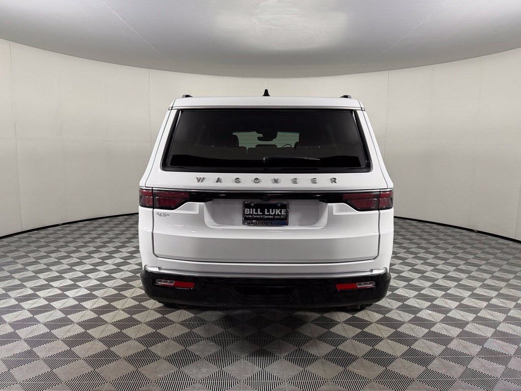Used 2025 Jeep Wagoneer Series II AWD/4WD image 8