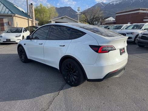 Used 2020 Tesla Model Y Long Range image 3