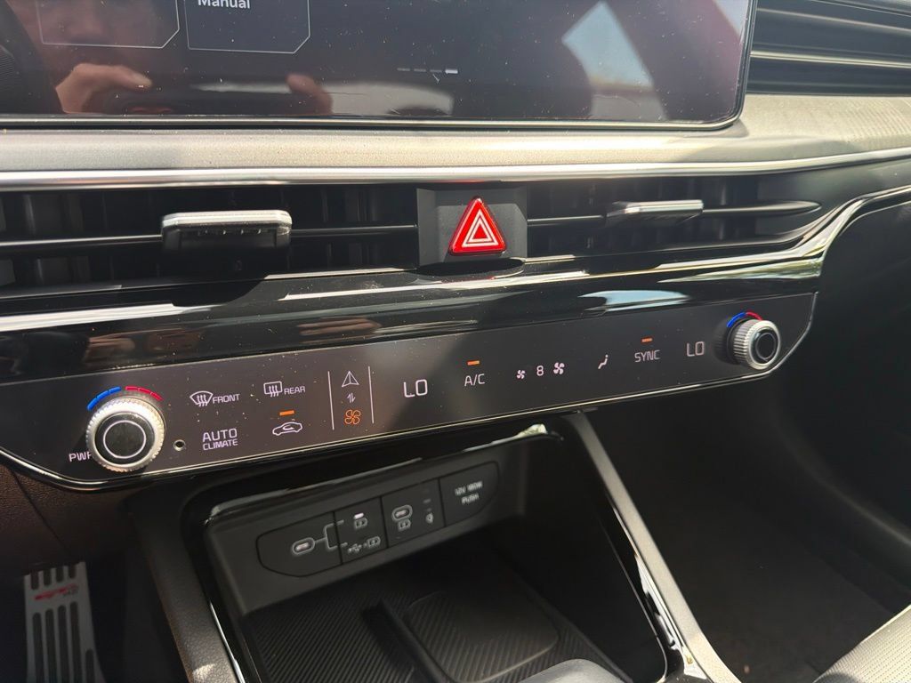 Used 2025 Kia K5 GT-Line w/ GT-Line Premium Package FWD image 33