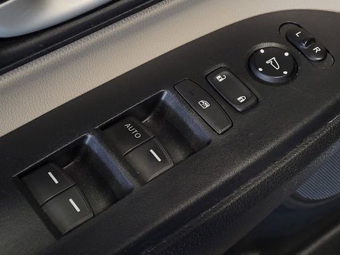 Used 2019 Honda CR-V LX image 27