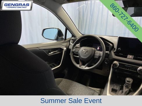Used 2025 Toyota RAV4 XLE AWD/4WD image 36