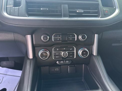 Used 2022 GMC Yukon XL SLE image 21