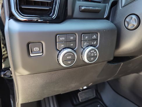 New 2026 GMC Sierra 1500 AT4 AWD/4WD image 16