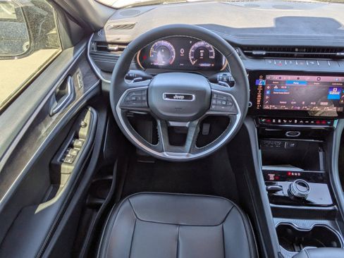 New 2026 Jeep Grand Cherokee L Limited AWD/4WD image 18