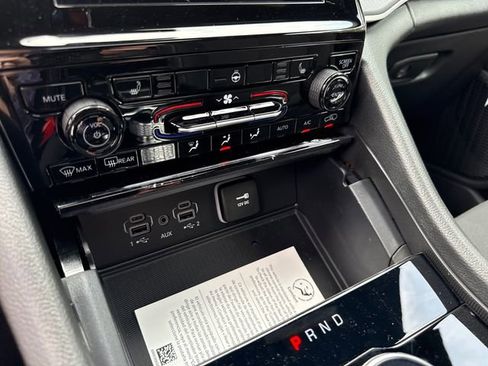 New 2025 Jeep Grand Cherokee L Laredo w/ Luxury Tech Group I image 23