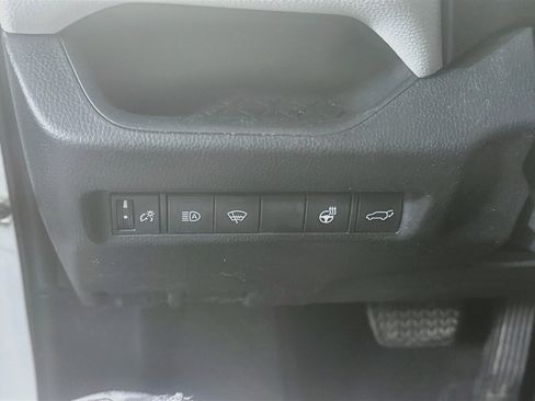 Used 2019 Toyota RAV4 XLE w/ Convenience Package AWD/4WD image 17