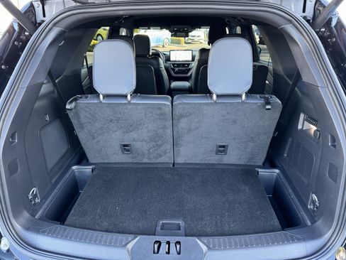Used 2025 Ford Explorer ST image 37