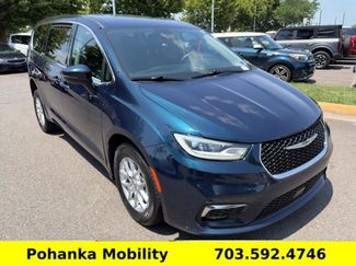 Used 2023 Chrysler Pacifica Touring-L FWD video 1