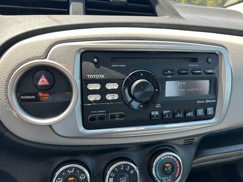 Used 2013 Toyota Yaris LE image 22