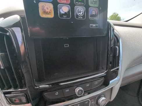 Used 2019 Chevrolet Traverse LT w/ LPO, Floor Liner Package FWD image 23