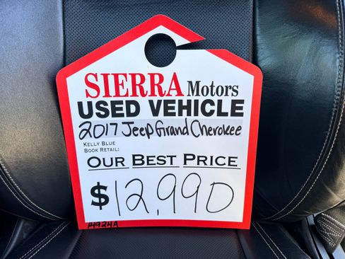 Used 2017 Jeep Grand Cherokee Limited w/ Luxury Group II AWD/4WD image 9