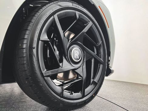 New 2025 Rolls-Royce Spectre Black Badge w/ Leather Finishing Pack image 16