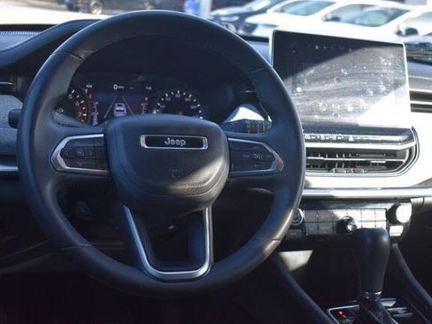 Used 2024 Jeep Compass Latitude AWD/4WD image 22