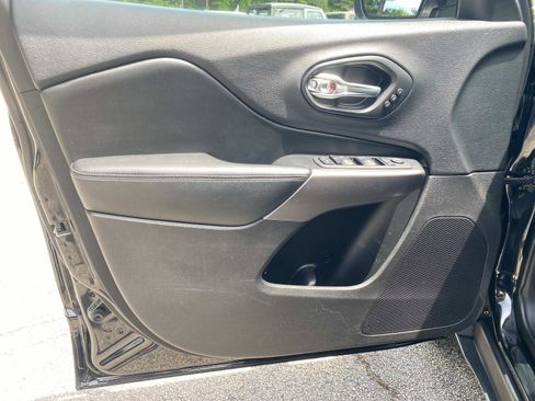Used 2020 Jeep Cherokee Limited FWD image 21