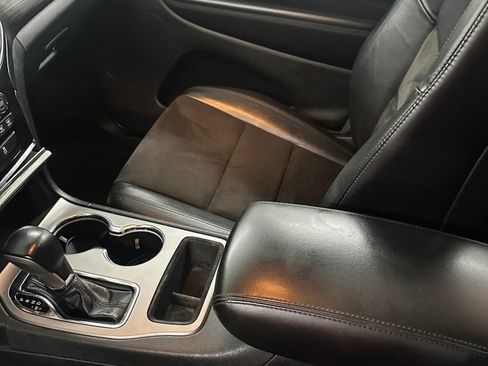 Used 2020 Jeep Grand Cherokee Altitude AWD/4WD image 17