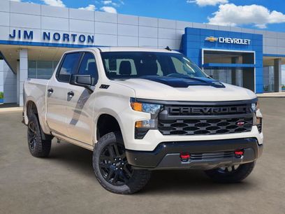 New 2026 Chevrolet Silverado 1500 Custom Trail Boss w/ LPO, Dark Essentials Package