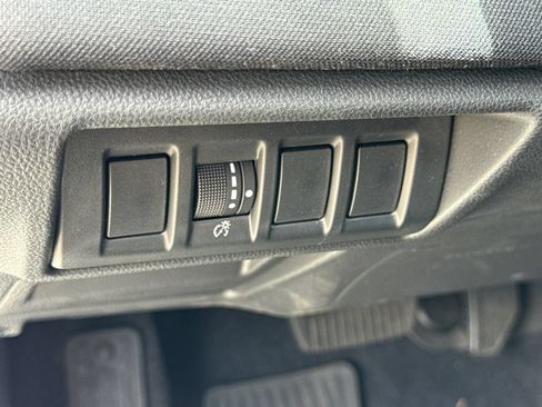 Certified 2025 Subaru Outback AWD/4WD image 17