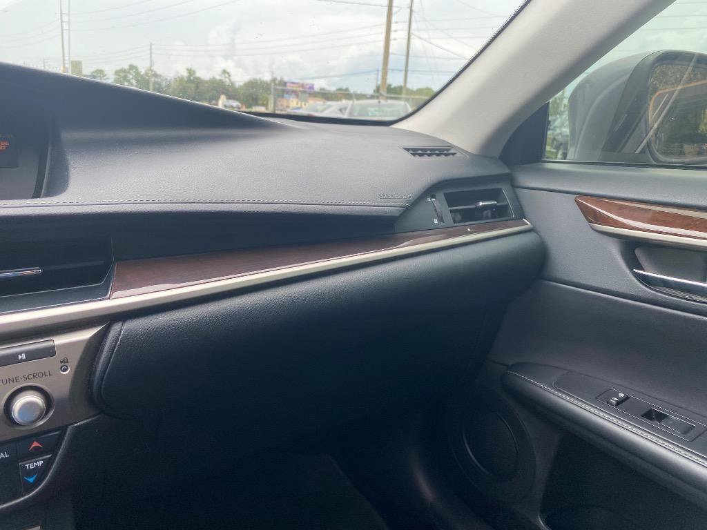 Used 2014 Lexus ES 350 w/ Luxury Package FWD image 29