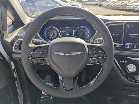 New 2026 Chrysler Pacifica Select w/ S Appearance Package FWD image 18