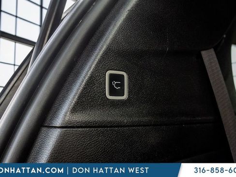 Used 2021 Chrysler Pacifica Touring w/ S Appearance Package FWD image 30
