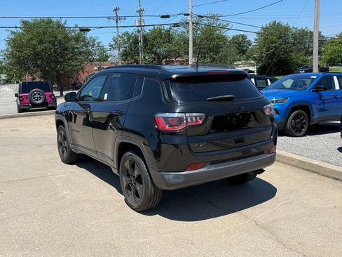 Used 2019 Jeep Compass Latitude AWD/4WD image 8