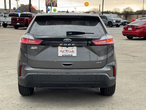 Certified 2023 Ford Edge SE image 6