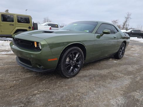 Used 2022 Dodge Challenger SXT w/ Blacktop Package image 9