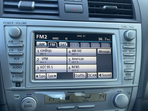 Used 2010 Toyota Camry XLE image 13