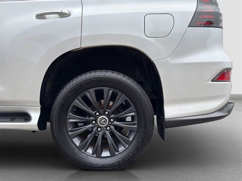 Used 2023 Lexus GX 460 Premium w/ Accessory Package image 12
