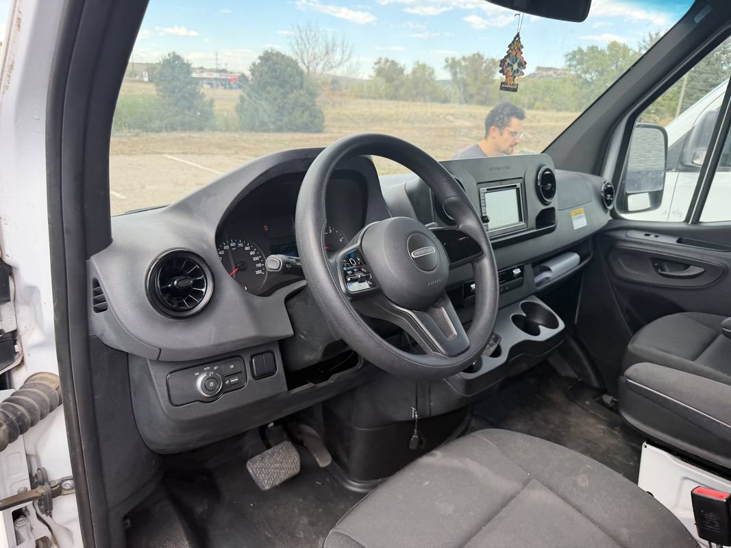 Used 2019 Freightliner Sprinter 170 Cargo RWD image 16