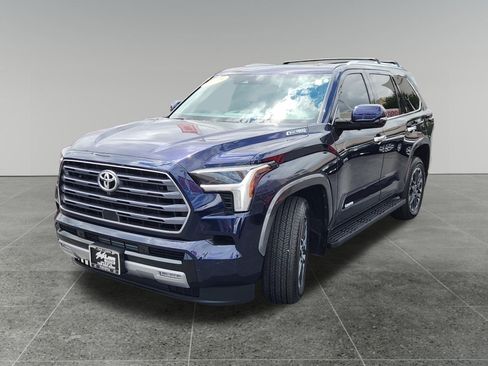 Used 2025 Toyota Sequoia Limited w/ Tow Technology Package AWD/4WD image 3