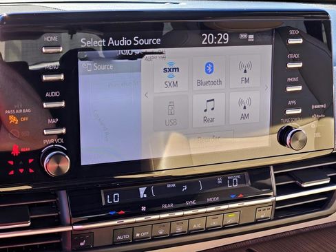 Used 2021 Toyota Sienna XLE w/ XLE Plus Package image 20