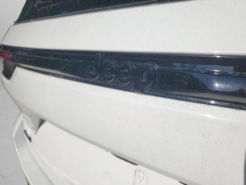 Certified 2023 Jeep Grand Cherokee Altitude AWD/4WD image 30