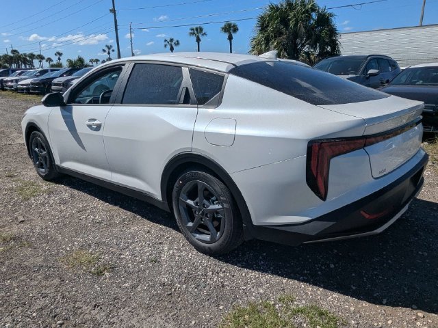 New 2027 Kia K4 FWD image 4