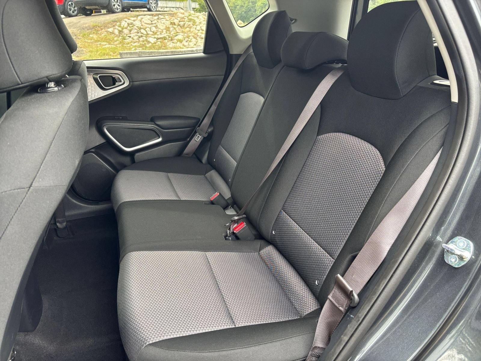 Used 2025 Kia Soul LX w/ LX Technology Package FWD image 33