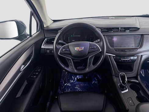 Used 2018 Cadillac XT5 Luxury w/ Driver Awareness Package image 17