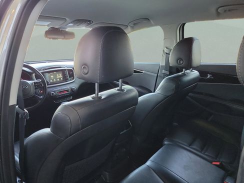 Used 2019 Kia Sorento EX image 9
