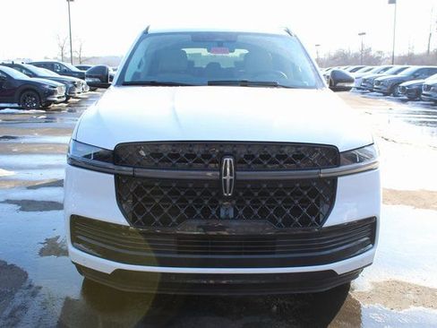 New 2026 Lincoln Navigator Reserve w/ Jet Appearance Package AWD/4WD image 8