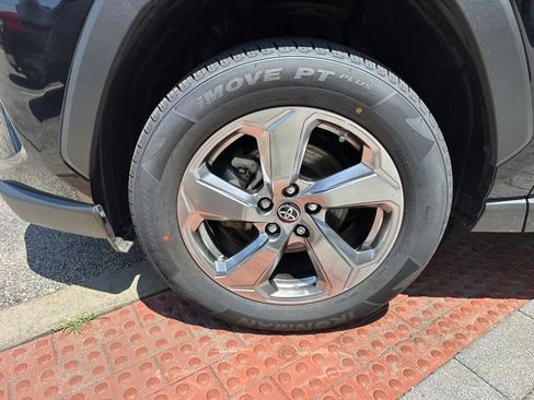 Used 2019 Toyota RAV4 Limited AWD/4WD image 8