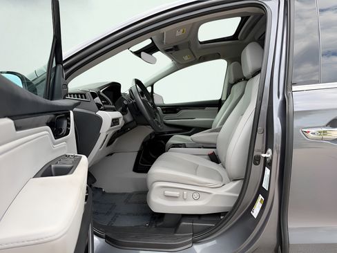 Used 2020 Honda Odyssey Elite image 16